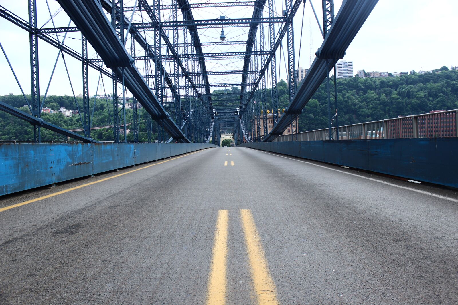 Canon EOS 600D (Rebel EOS T3i / EOS Kiss X5) sample photo. Street, road, bridge photography
