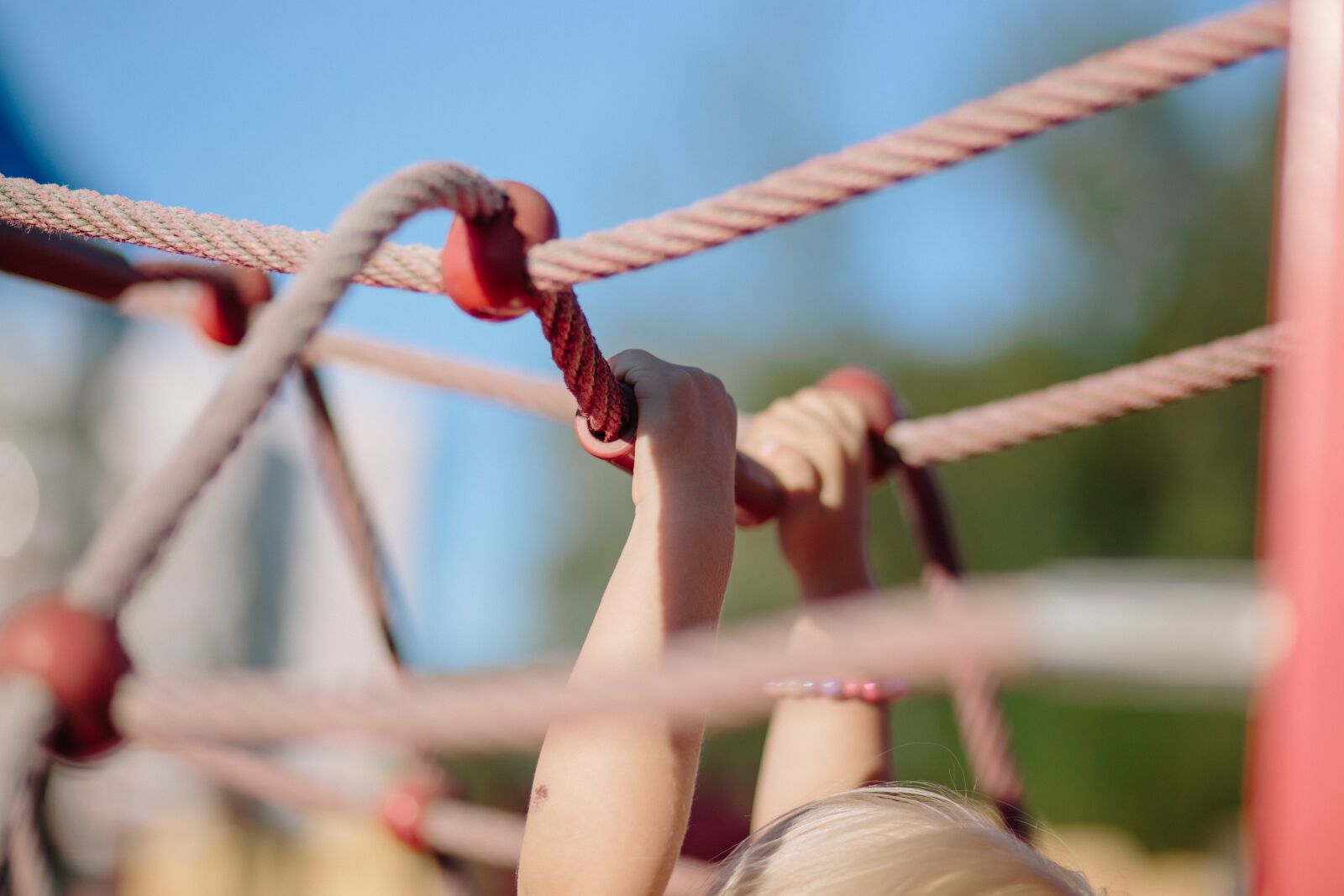 Canon EF 85mm F1.8 USM sample photo. People, activity, agility photography