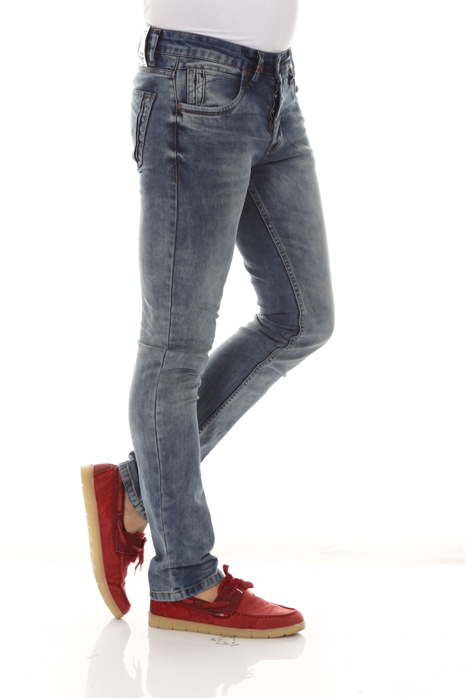 Canon EOS 6D + Canon EF 24-105mm F4L IS USM sample photo. Pants, denim, shoes photography