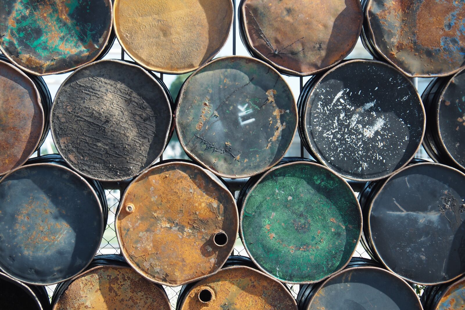 Olympus PEN E-PL7 sample photo. Oil tank, tank, oil photography