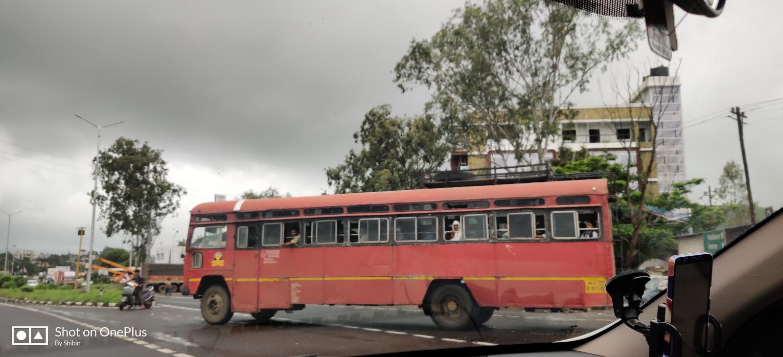 OnePlus GM1911 sample photo. Bus, road, india photography