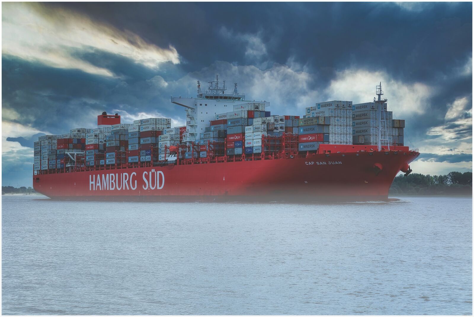 Canon EOS 200D (EOS Rebel SL2 / EOS Kiss X9) sample photo. Container ship, elbe, hamburg photography