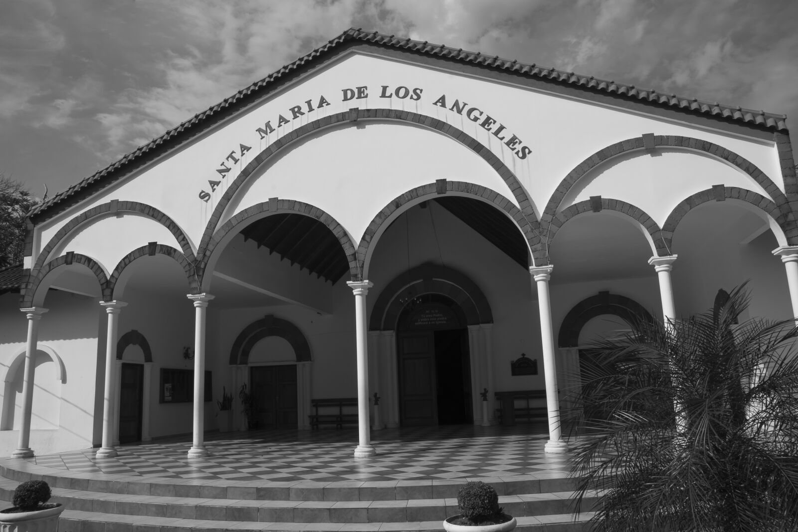 Nikon D7200 sample photo. Church, byw, angular photography