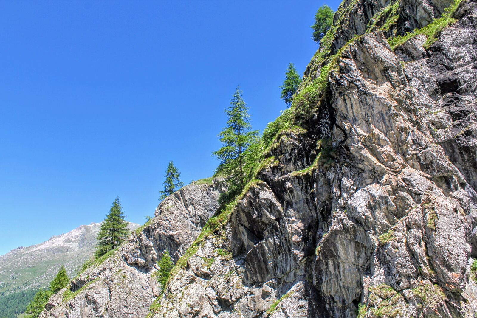 Canon EOS 60D sample photo. Mountain, valais, grande-dixence photography