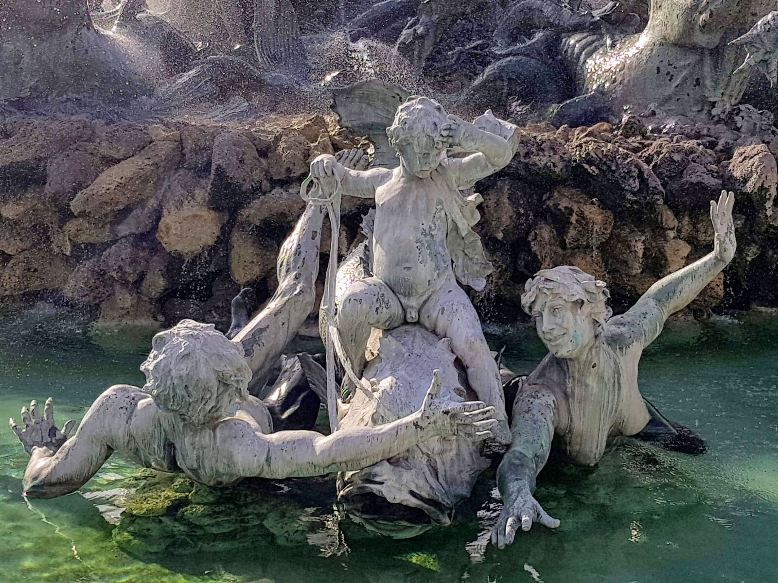 Samsung Galaxy S7 Edge sample photo. Fountain, statues, nymphs photography