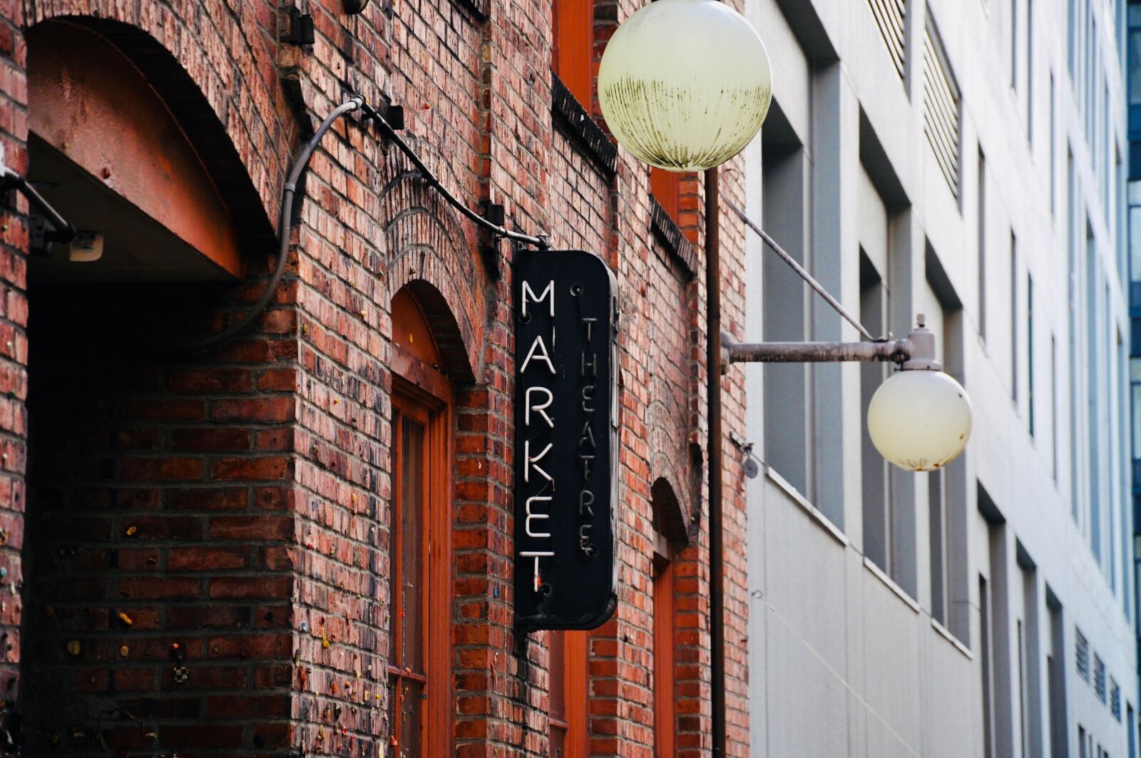Nikon D5000 sample photo. City, shield, market photography
