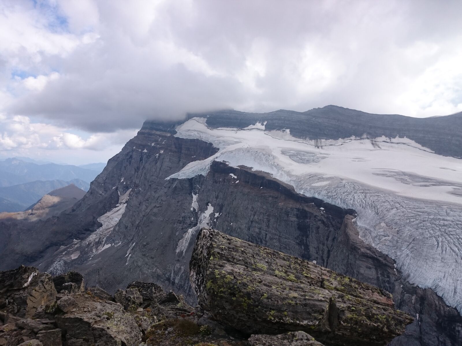 Sony Xperia Z2 sample photo. Wasenhorn, red earth, italy photography