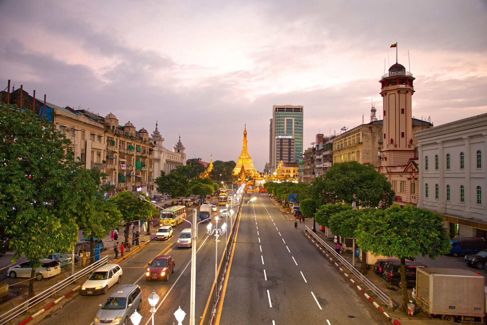 Canon EF 24-105mm F4L IS II USM sample photo. Yangon, shwedagon, sulepagoda photography