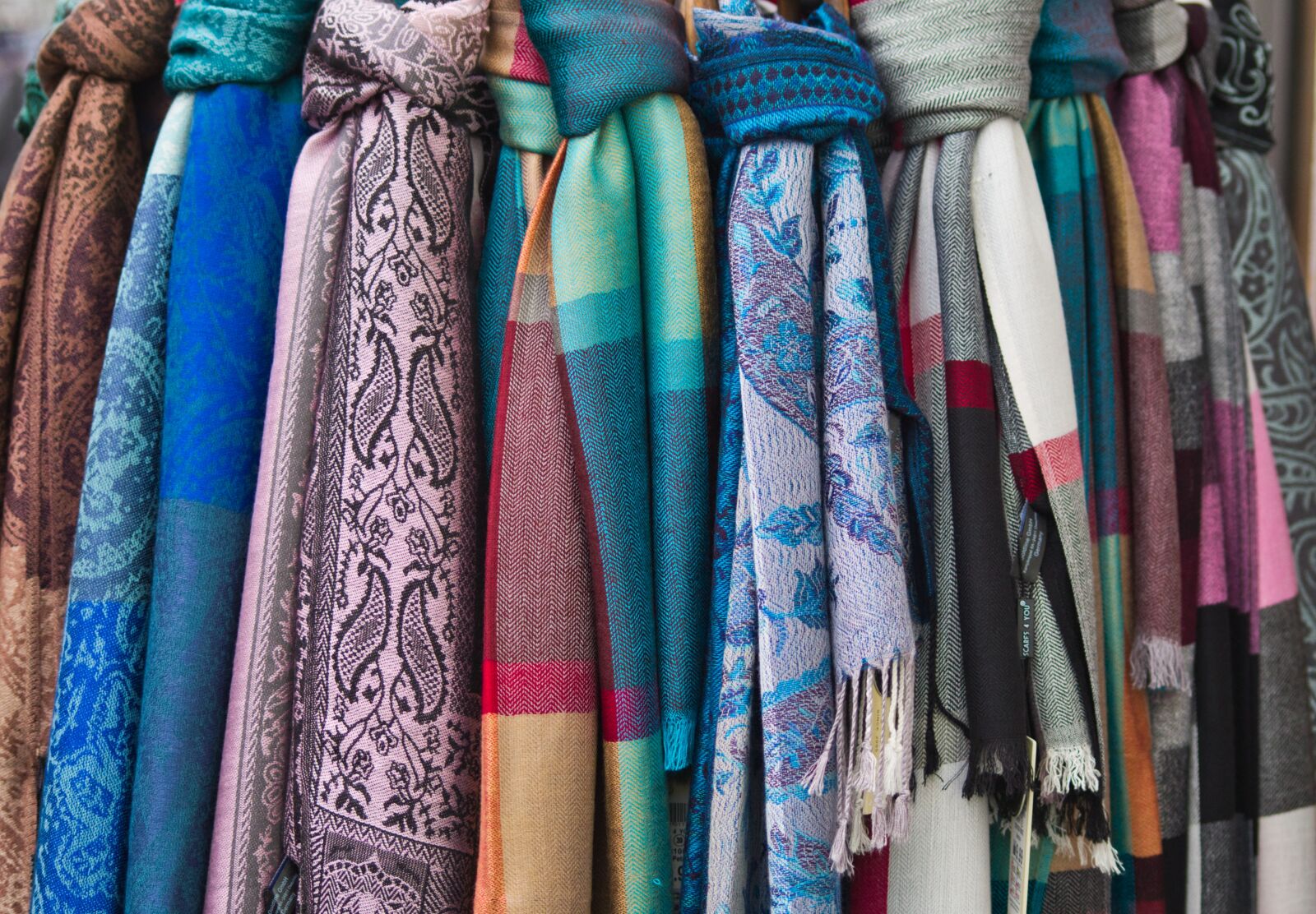 Pentax K-30 sample photo. Scarf, clothing, fashion photography