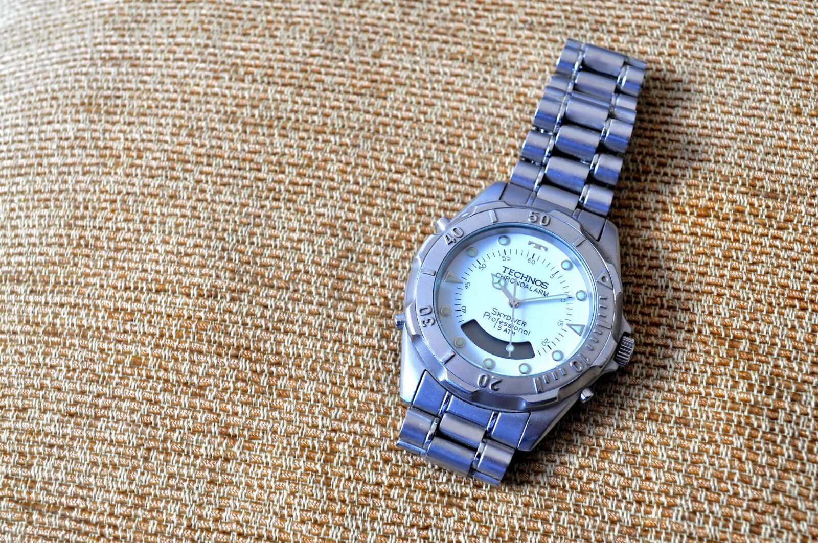Nikon D5000 sample photo. Hand, stylish, watch photography