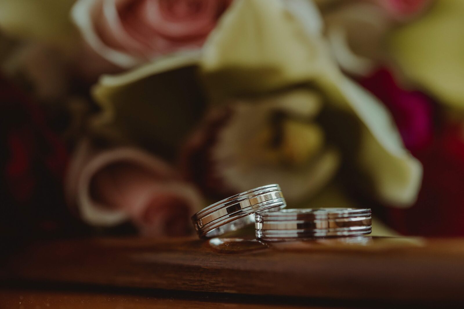 Canon EOS 6D sample photo. Wedding ring, golden shine photography