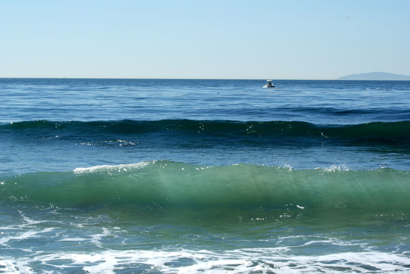 Sony Alpha DSLR-A300 sample photo. Waves, shore, california photography