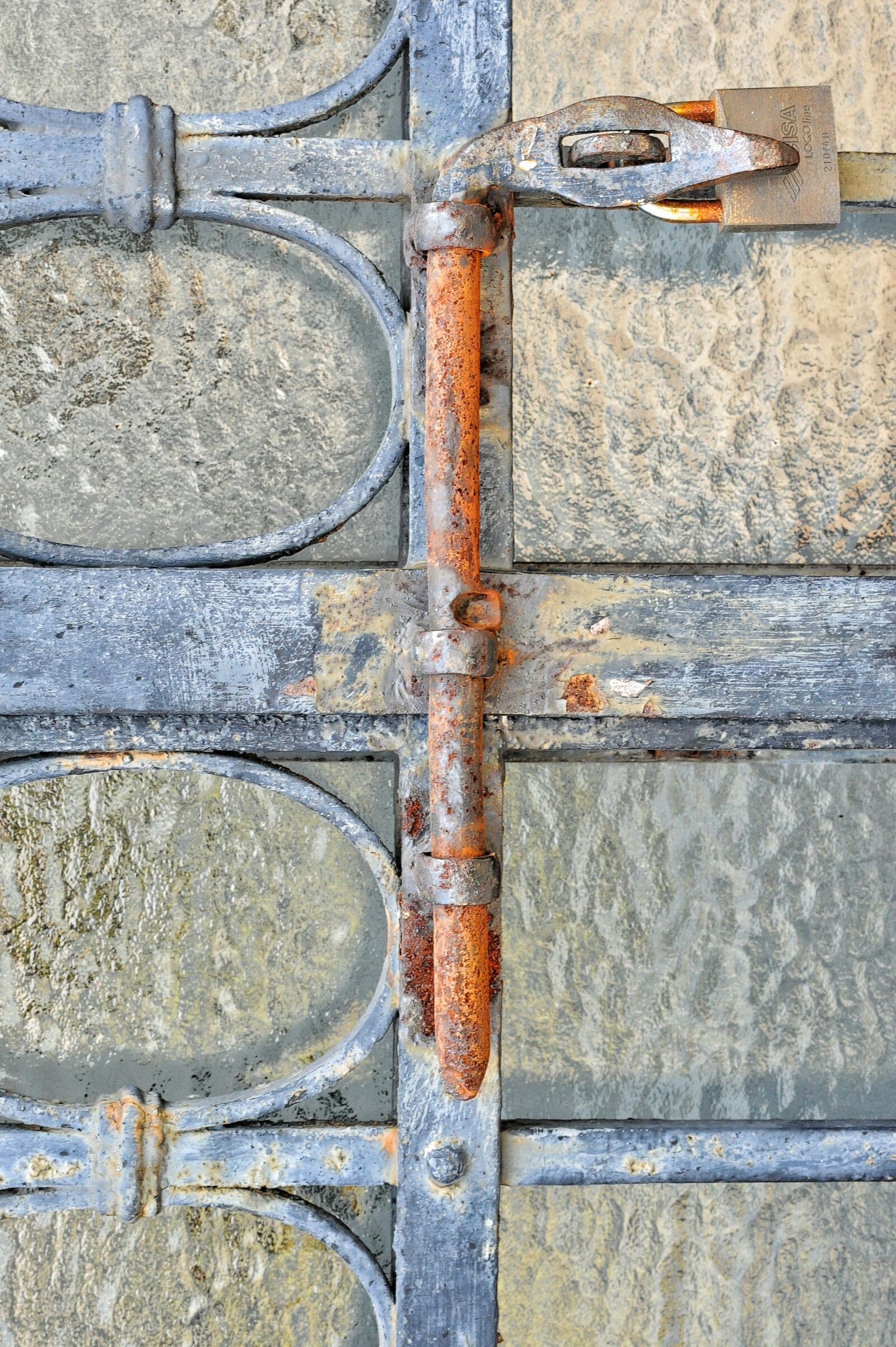 Nikon D700 sample photo. Padlock, gate, texture photography