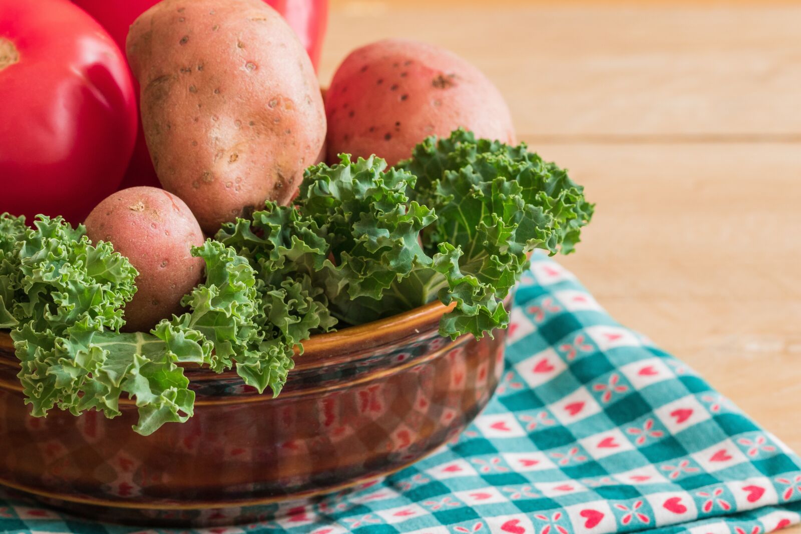 Canon EOS 7D Mark II sample photo. Kale, potatoes, colorful vegetables photography