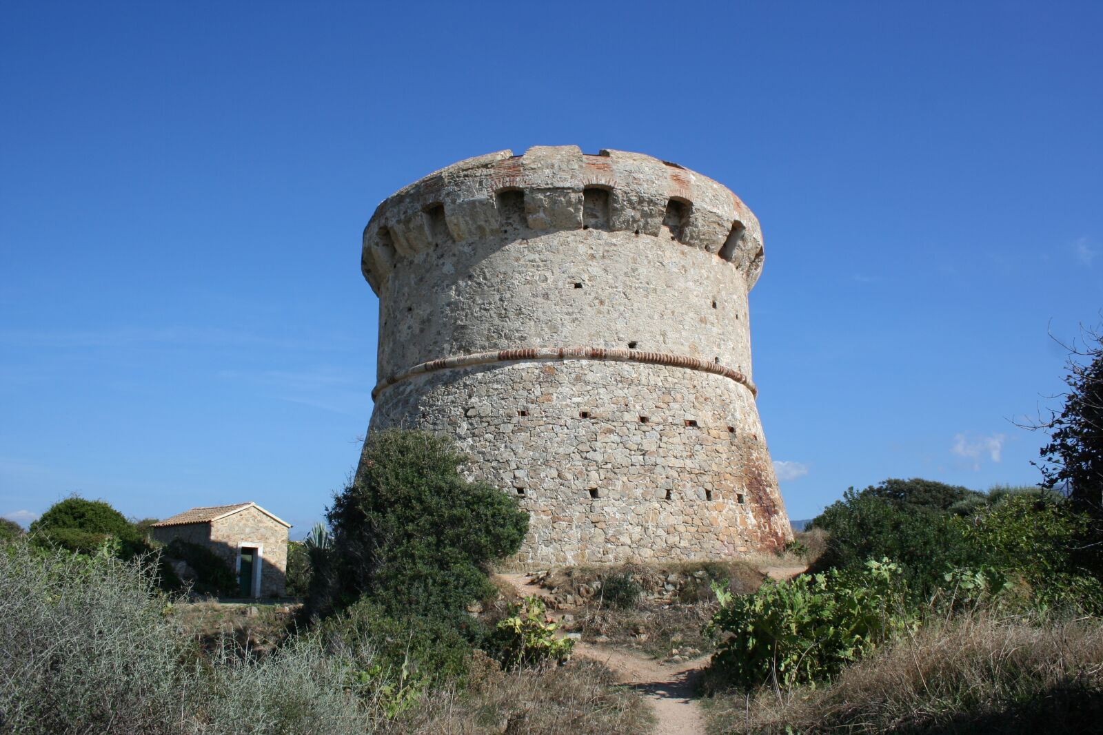 Canon EOS 350D (EOS Digital Rebel XT / EOS Kiss Digital N) sample photo. Tower, corsican, maquis photography