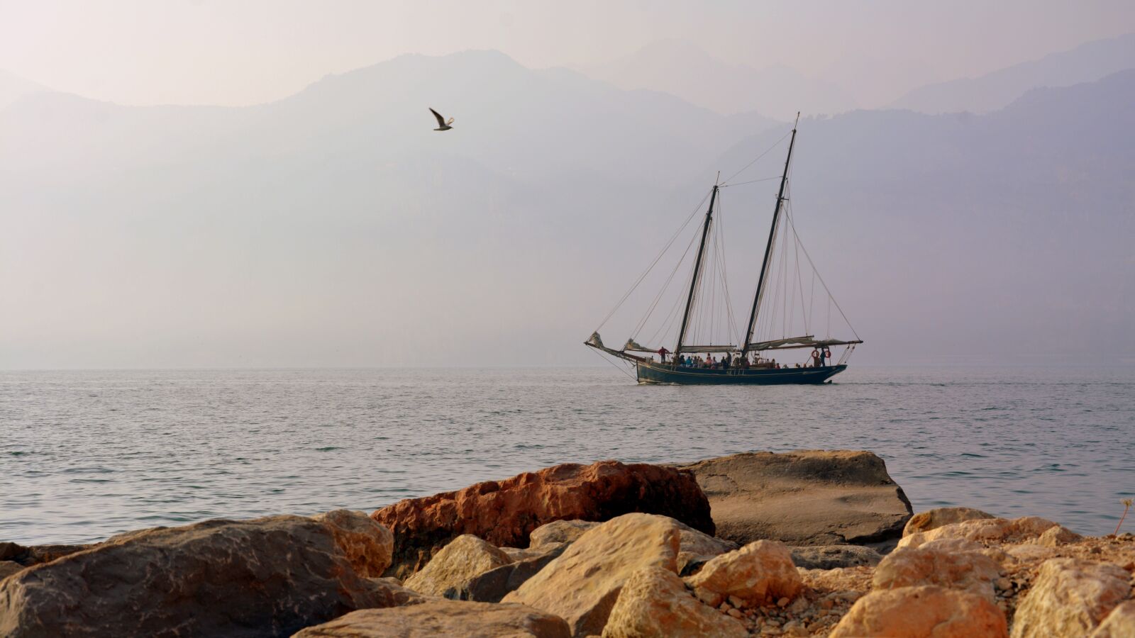 Nikon D7100 sample photo. Sailing ship, scoglio, lake photography