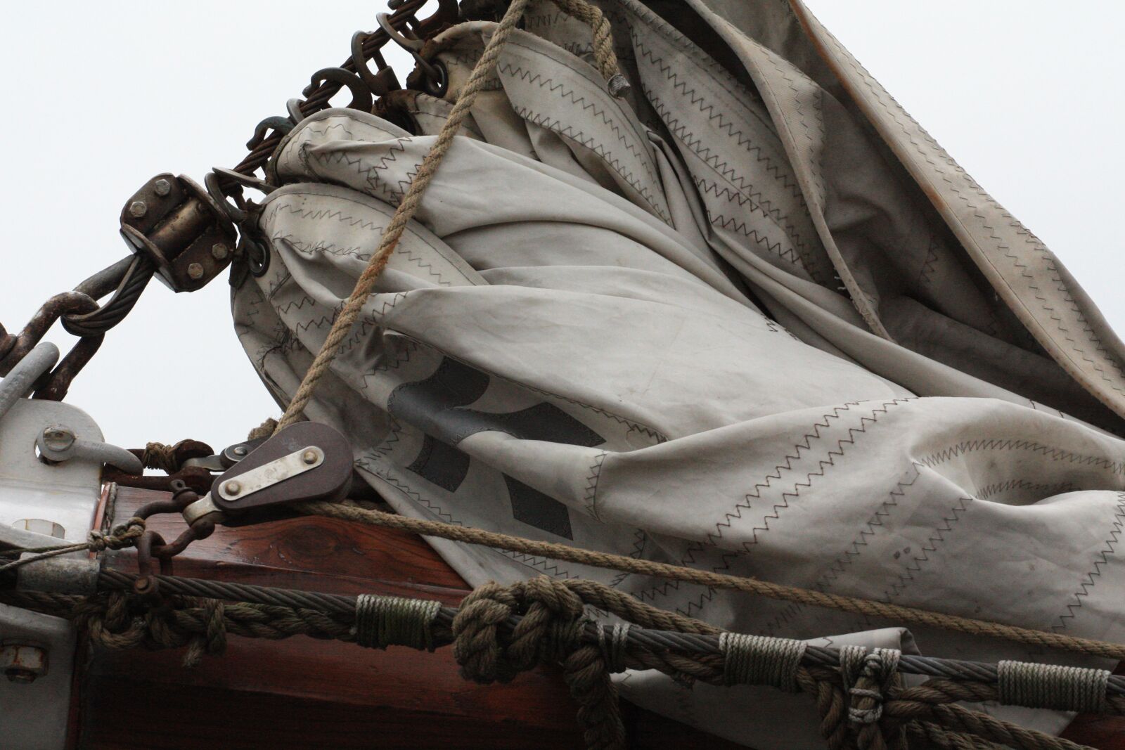 Canon EOS 450D (EOS Rebel XSi / EOS Kiss X2) sample photo. Sailing vessel, sail, old photography