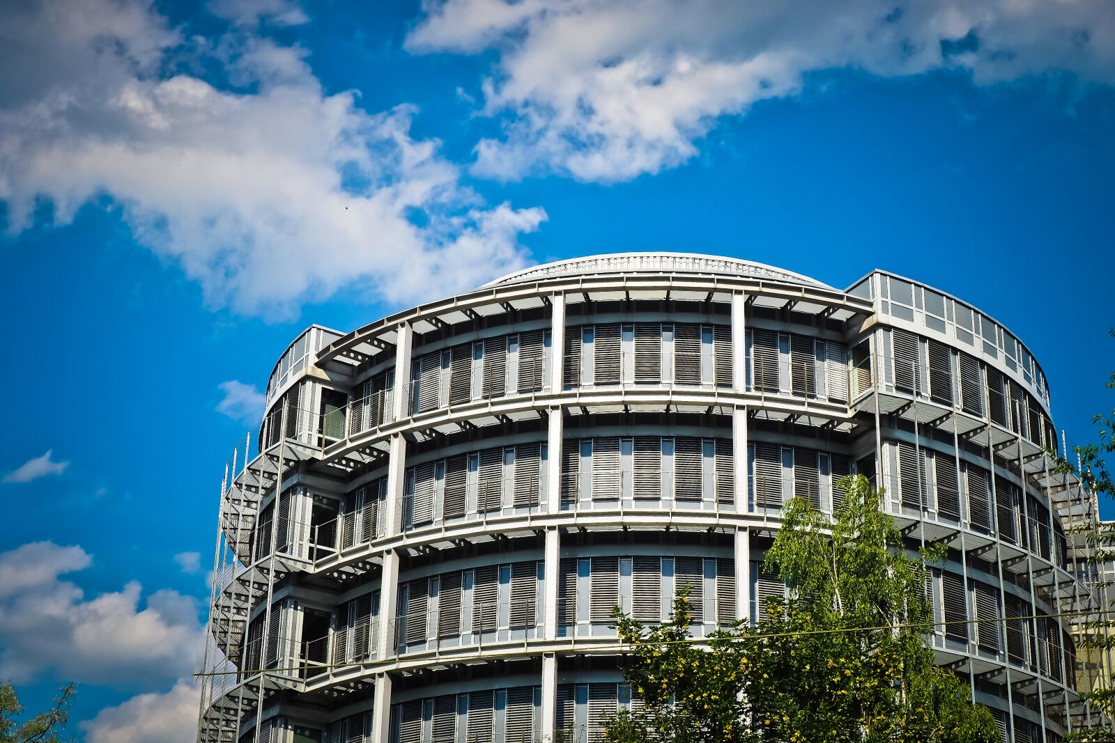 Olympus OM-D E-M10 sample photo. Architecture, modern, building photography