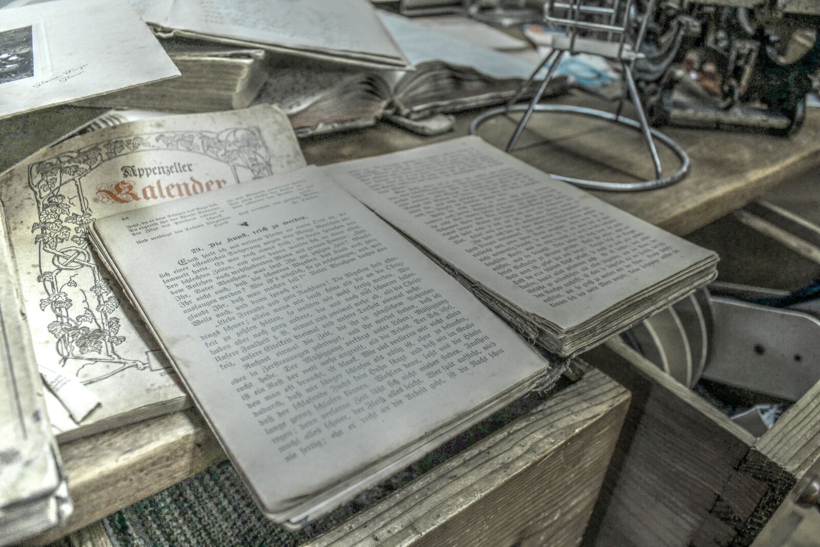 Canon EOS 600D (Rebel EOS T3i / EOS Kiss X5) sample photo. Zeitung, museum, alt photography