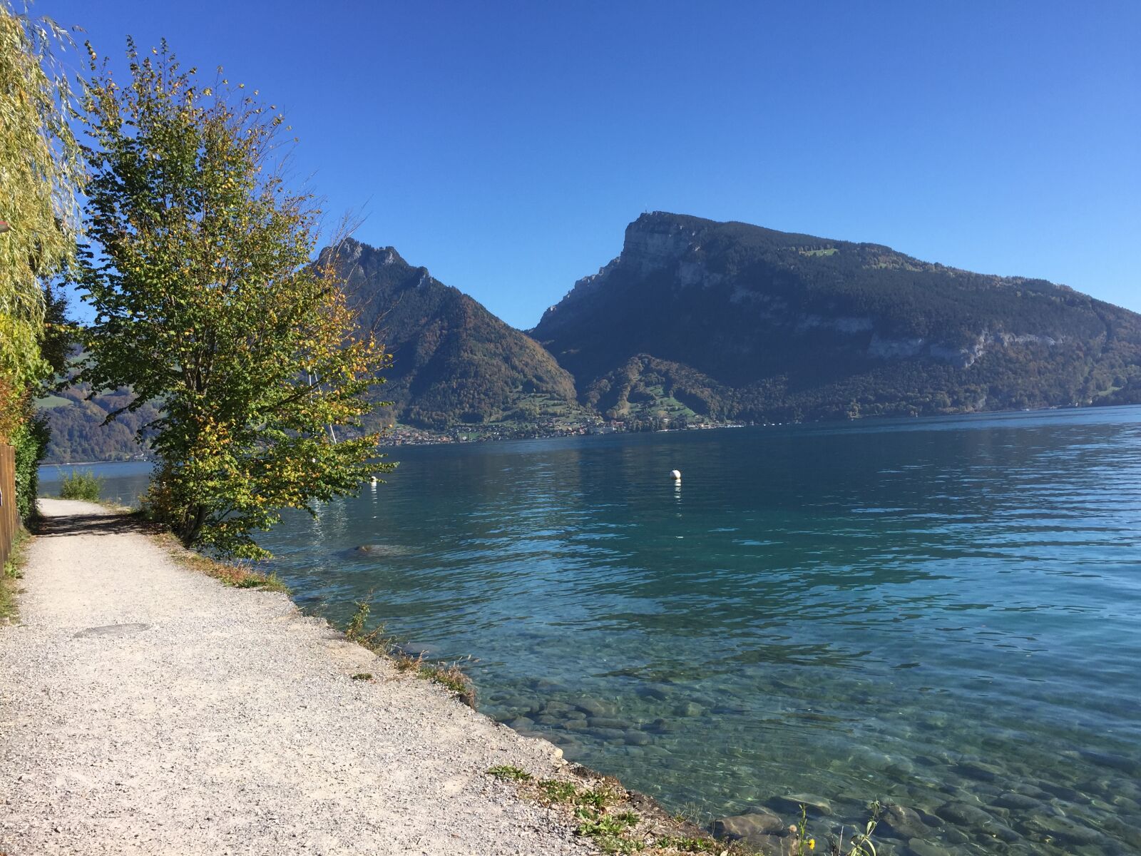 iPhone 6 back camera 4.15mm f/2.2 sample photo. Lake, landscape, mountains, nature photography