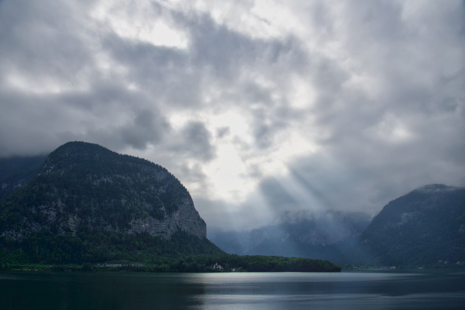 Sony a6500 sample photo. Sunbeam, atmosphere, lake photography