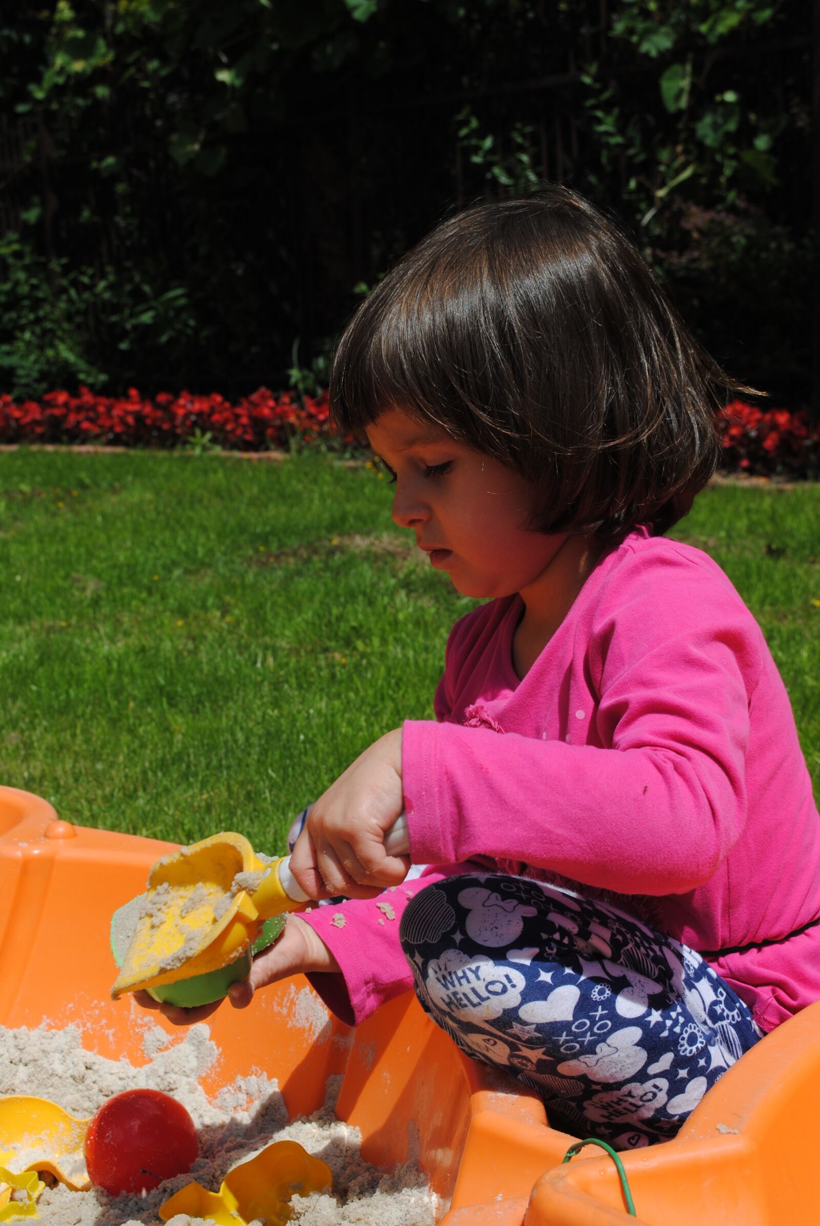 Nikon D3000 sample photo. Fun, the little girl photography