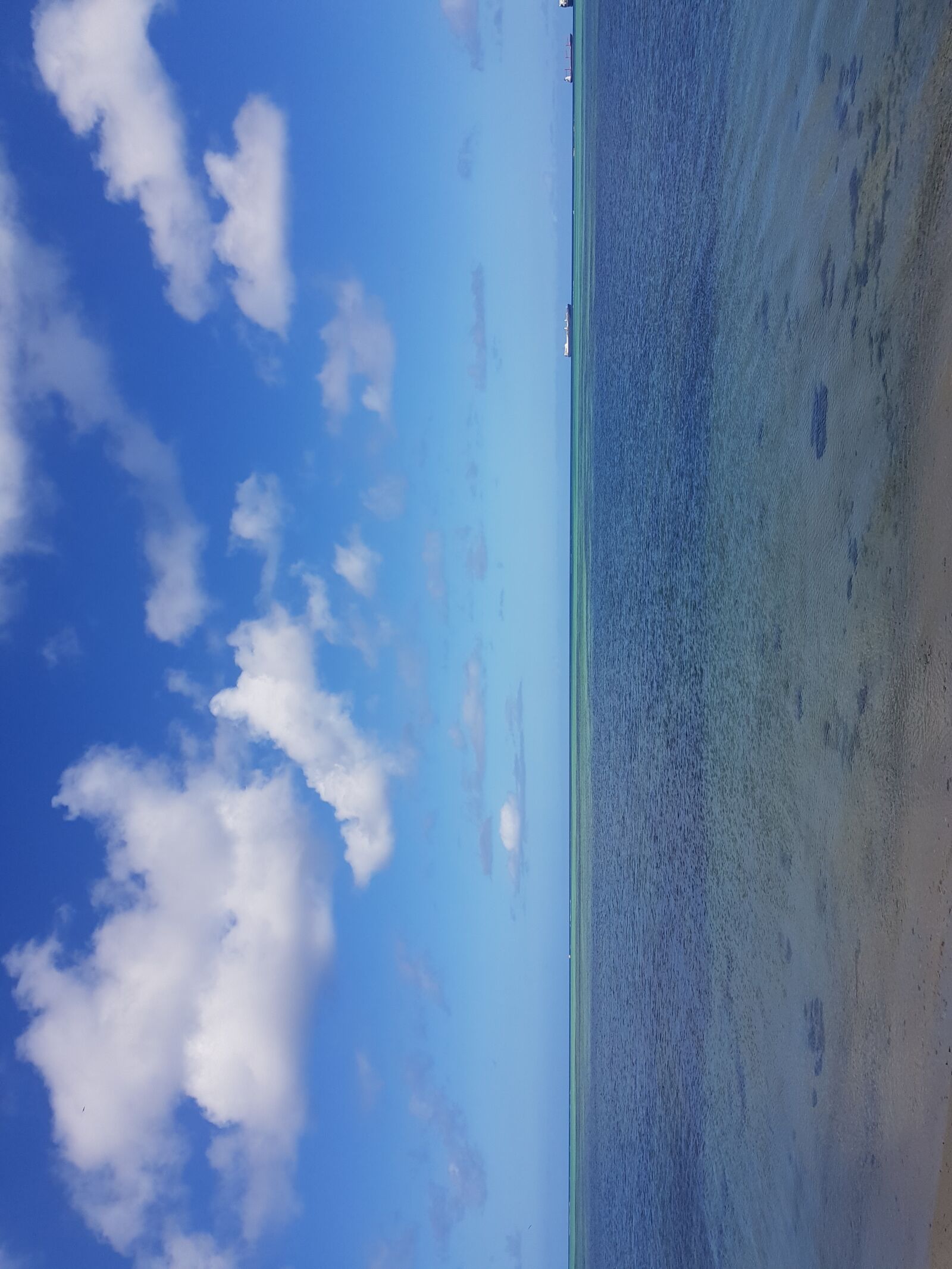 Samsung Galaxy S8 sample photo. Walk, beach, sea photography