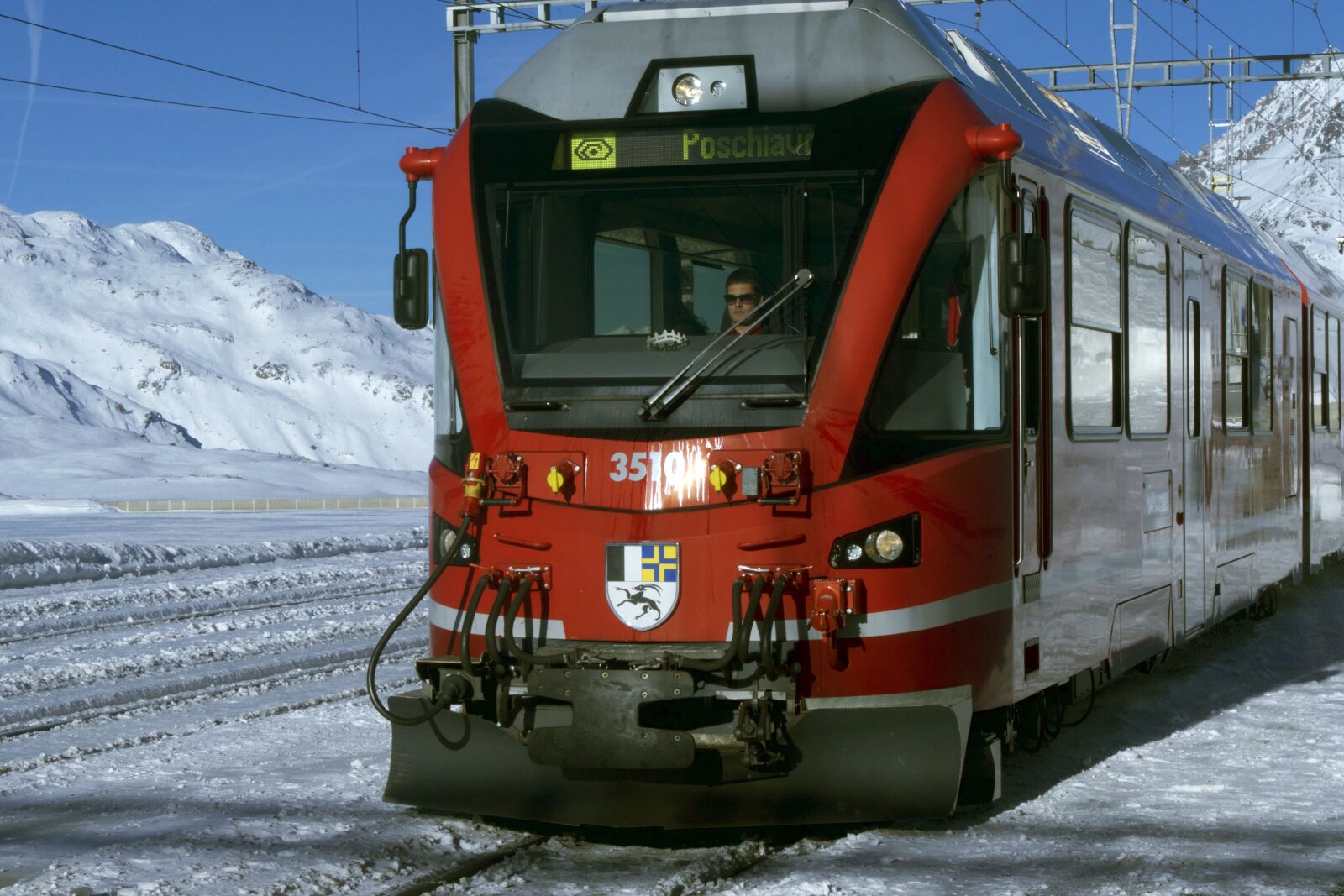 Nikon D800 sample photo. Train, red, pull photography