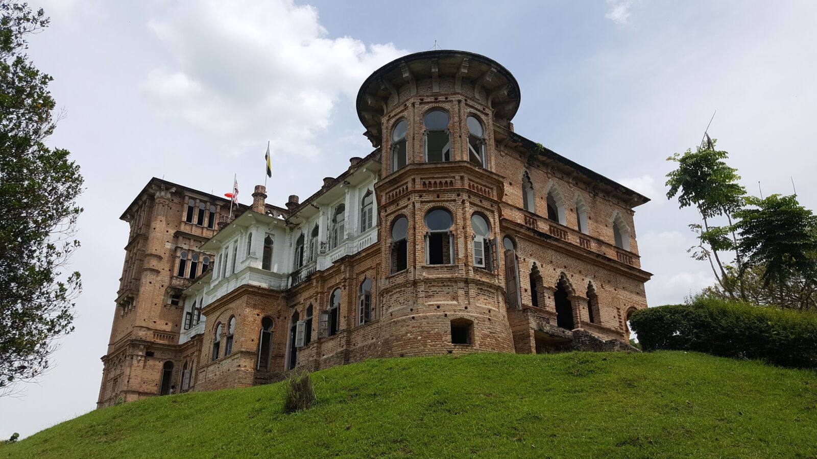 Samsung Galaxy S6 sample photo. Kellie's castle, landmark, malaysia photography