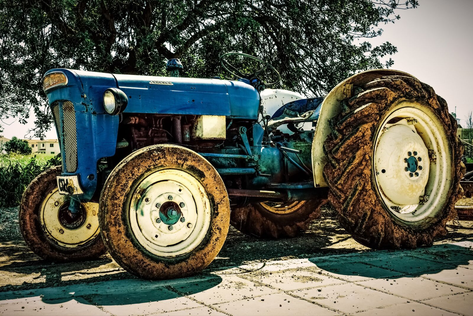 Nikon D3300 sample photo. Tractor, old, farm photography