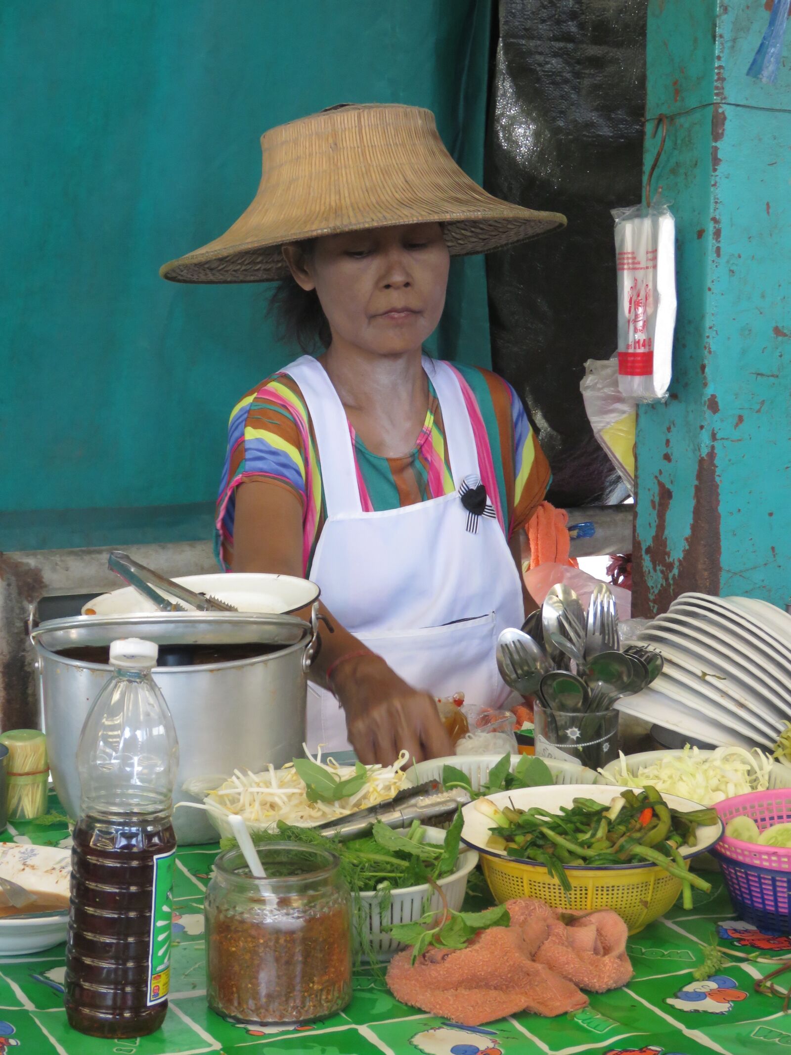 Canon PowerShot SX60 HS sample photo. Klong toey market, bangkok photography