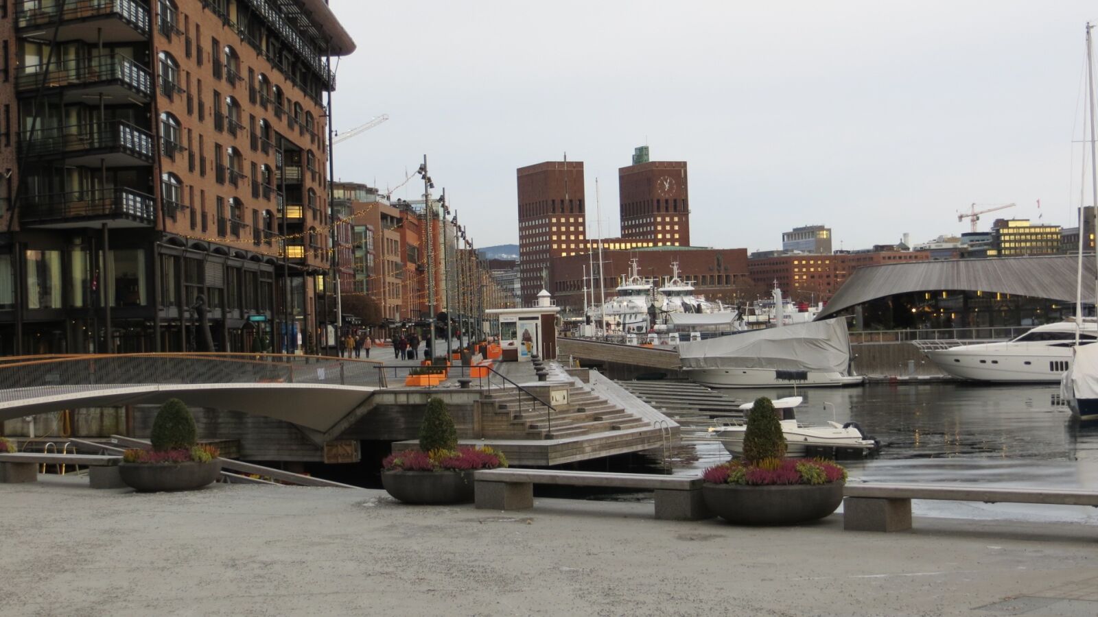 Canon PowerShot SX240 HS sample photo. Oslo, town hall, norway photography