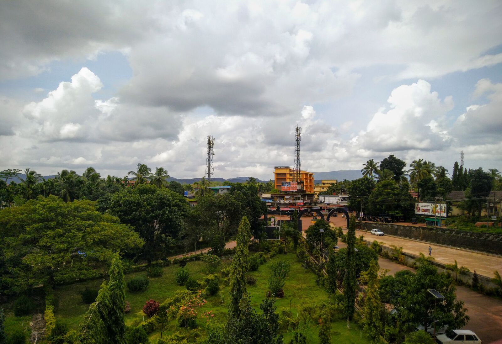 ASUS ZenFone Max Pro M1 (ZB602KL) (WW) / Max Pro M1 (ZB601KL) (IN) sample photo. Cloudy, sky, rainy photography