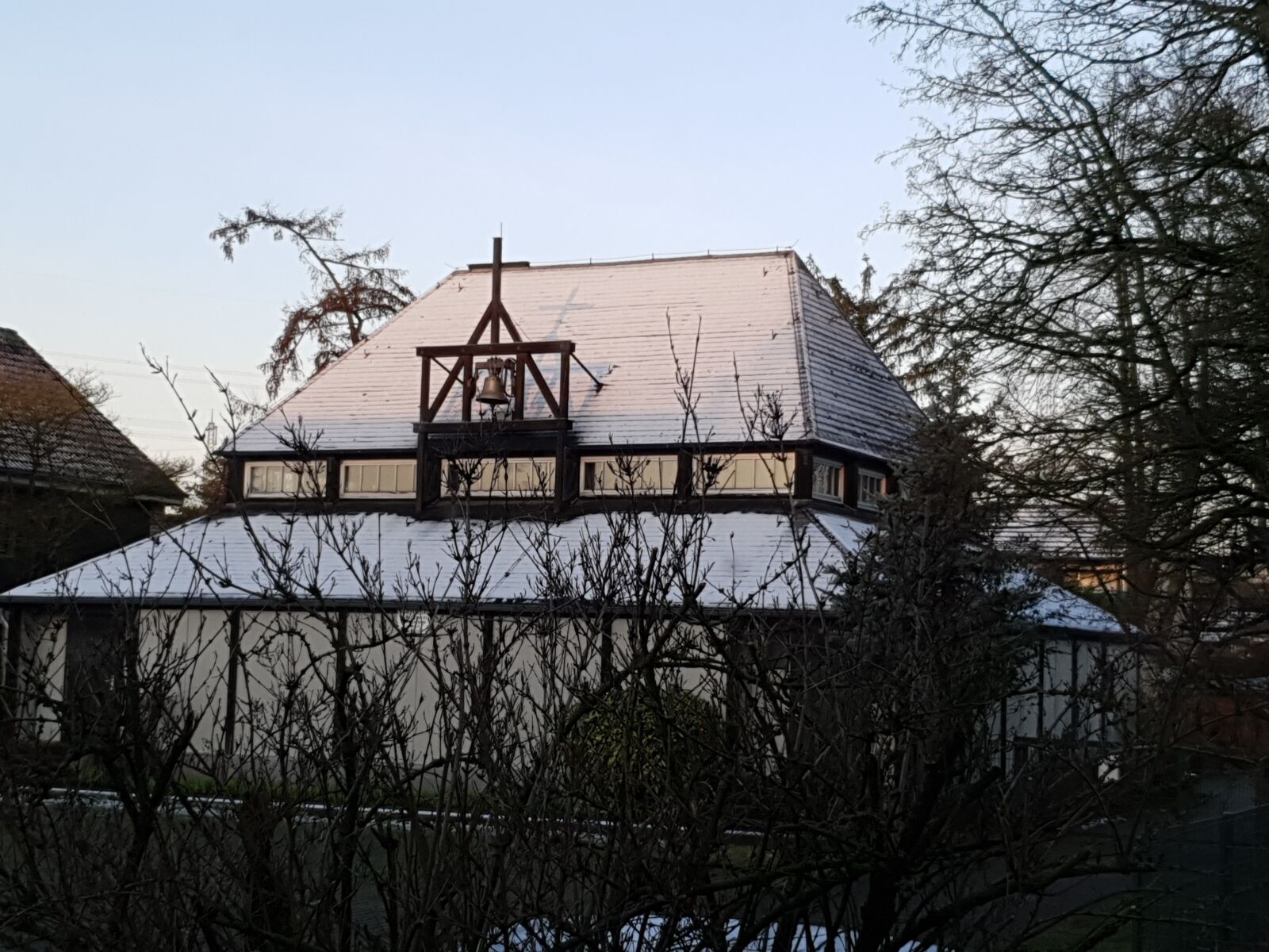 Samsung Galaxy S10 sample photo. Old church of the photography