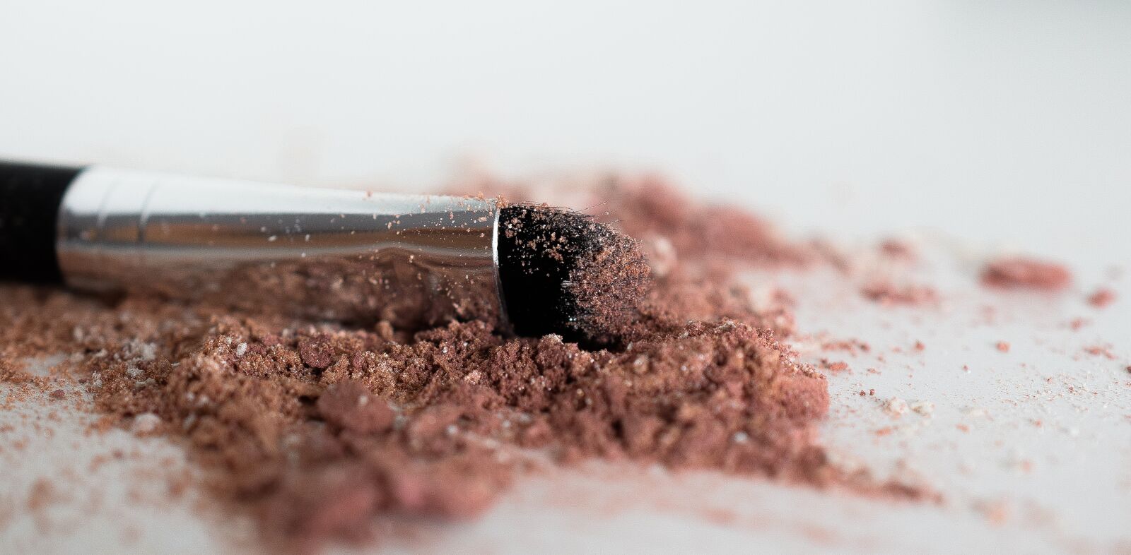 Nikon D5300 sample photo. Makeup, powder, rouge photography