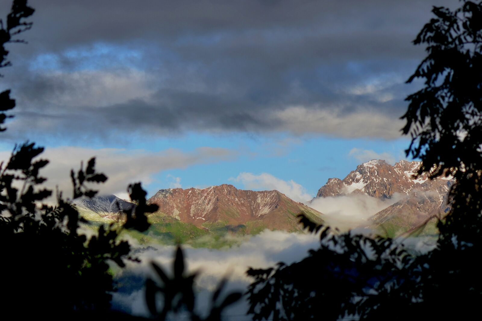 Nikon D7000 sample photo. Mountains, sun, landscape photography