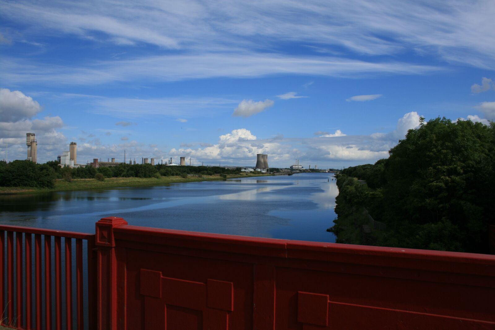 Canon EOS 400D (EOS Digital Rebel XTi / EOS Kiss Digital X) sample photo. Bright, colourful, summer photography