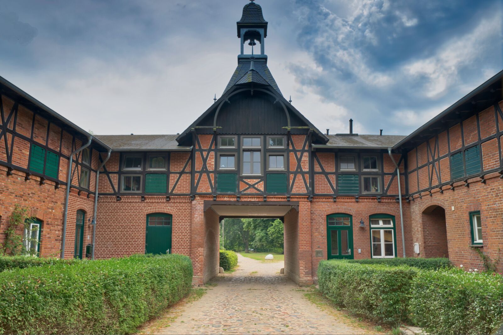 Nikon D5300 sample photo. Hof, reiterhof, gateway photography