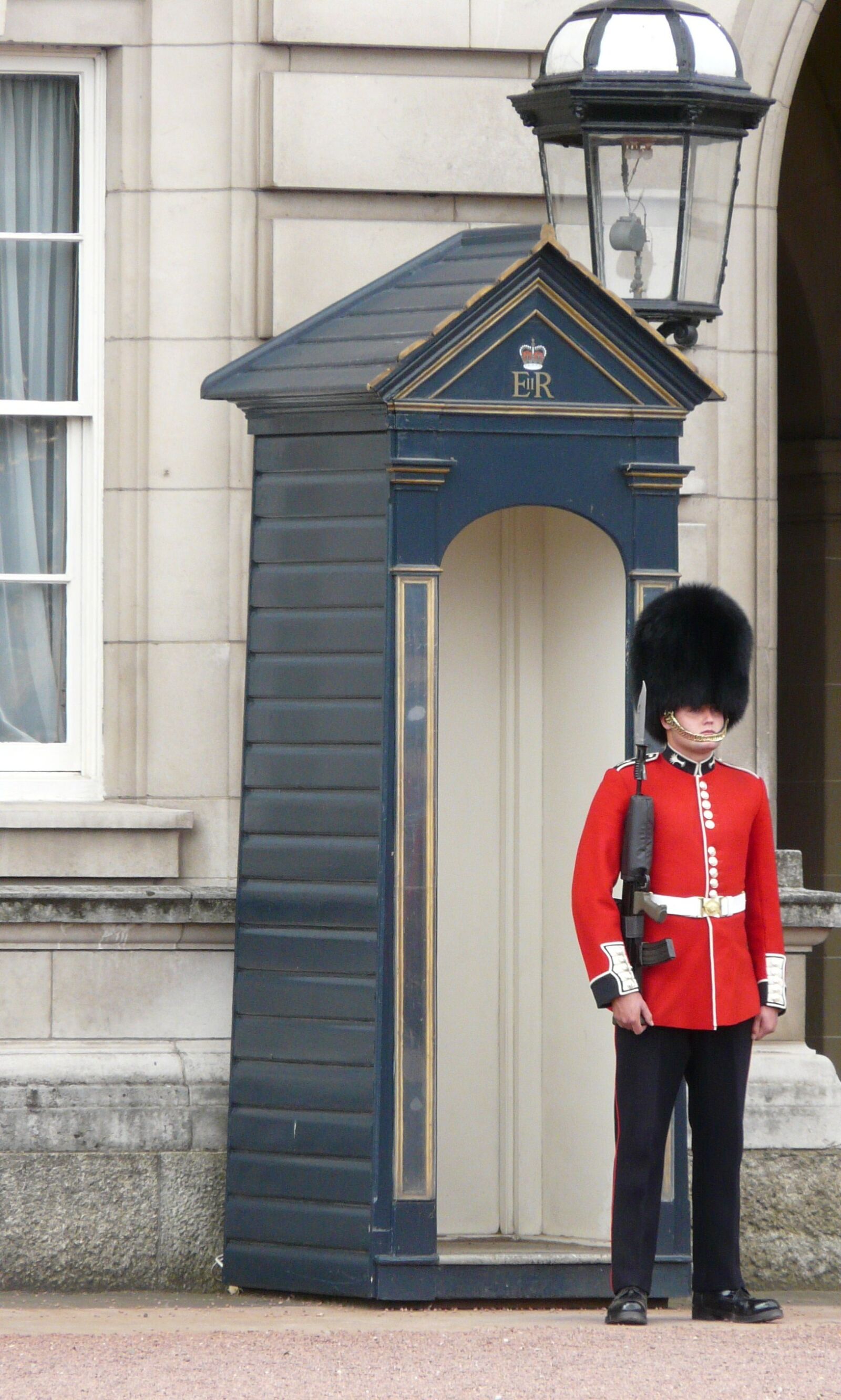 Panasonic DMC-FZ18 sample photo. Guard, palace, royal photography