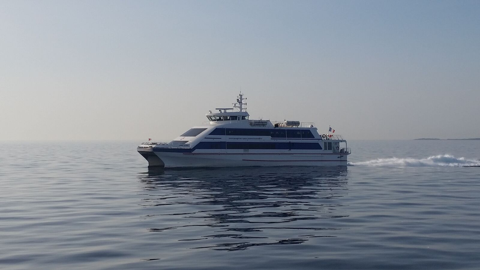 Samsung Galaxy S5 sample photo. Boat, sea, ocean photography