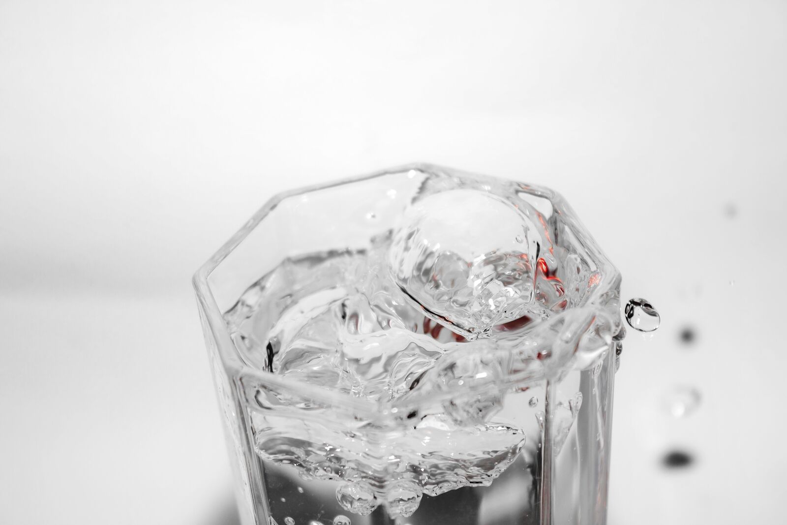 Canon EF-S 18-55mm F3.5-5.6 IS sample photo. Liquid, drinking water, aqua photography