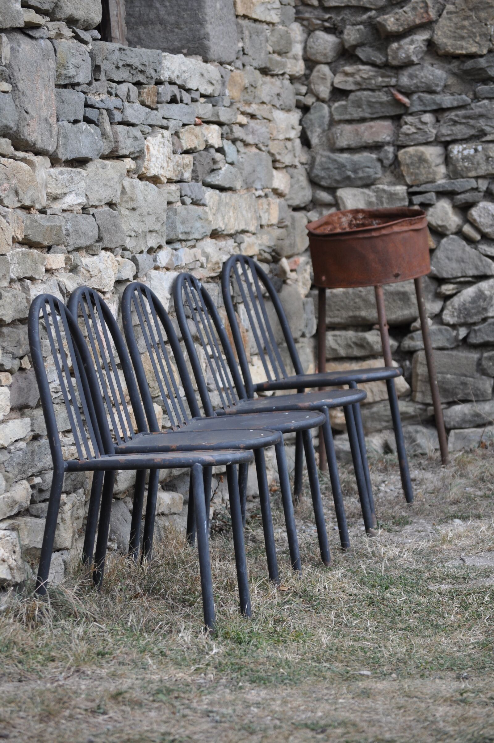Nikon D5000 sample photo. Chairs, rustic, iron photography
