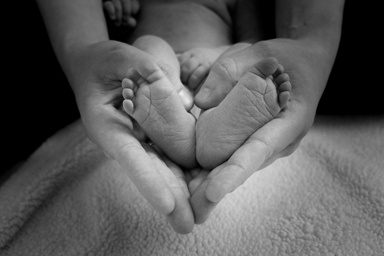 Fujifilm X-T1 sample photo. Baby feet, heart, love photography