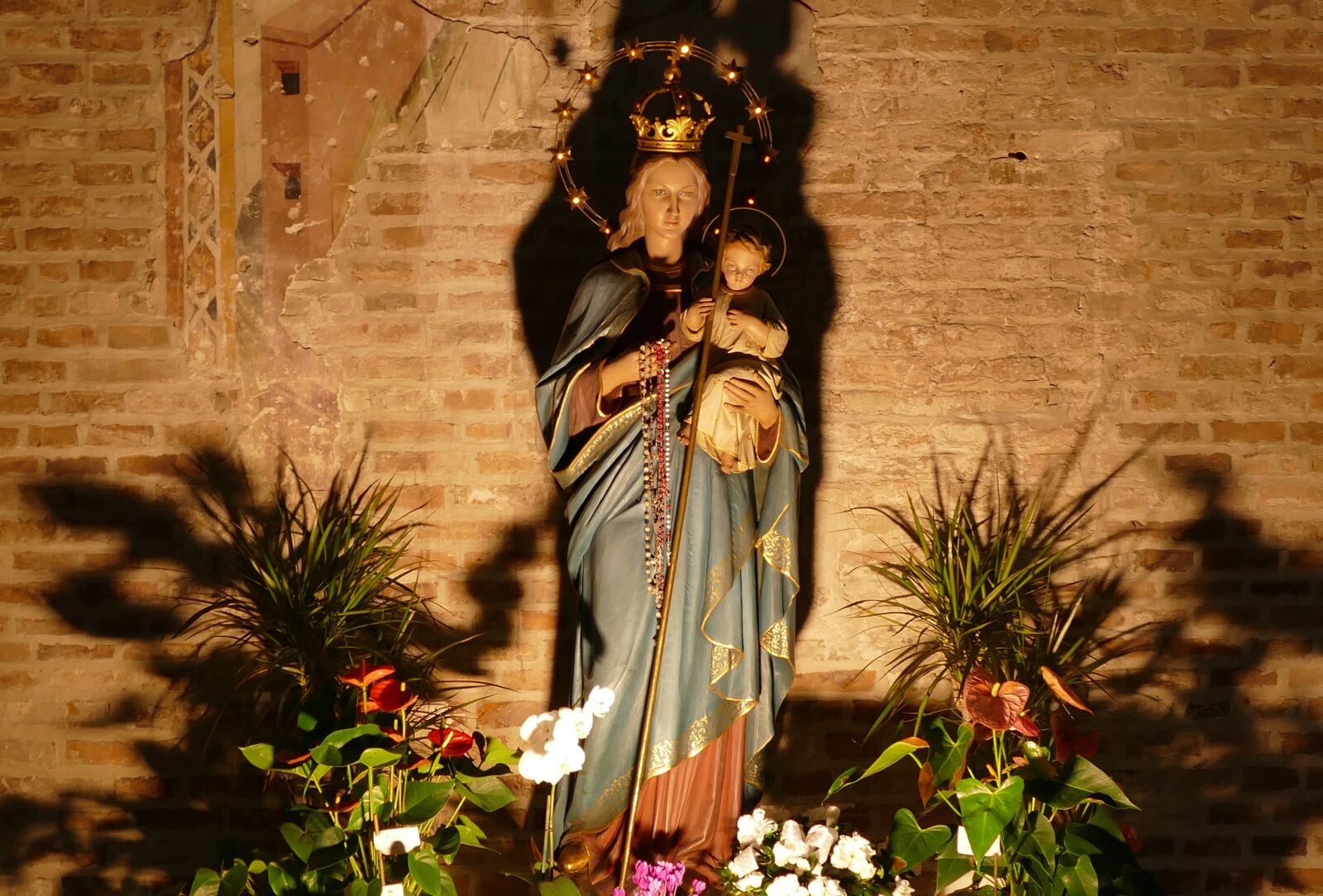 Panasonic Lumix DMC-FZ1000 sample photo. Religion, maria, believe photography