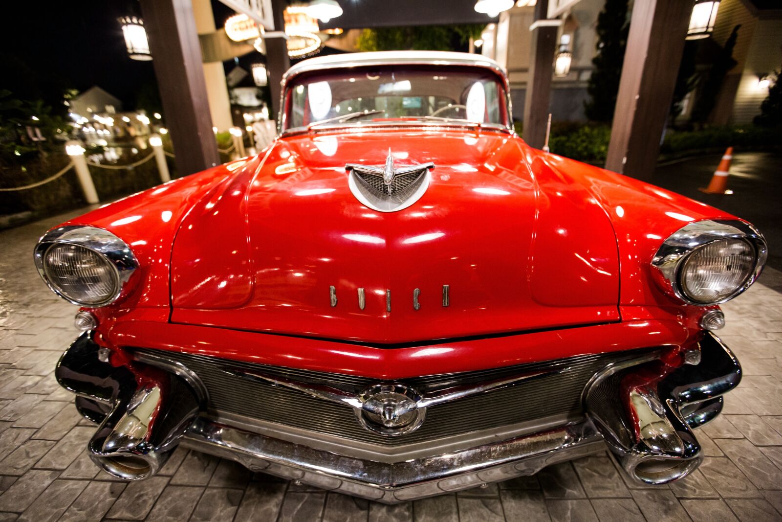 Canon EF 16-35mm F2.8L II USM sample photo. Car, red car, old photography
