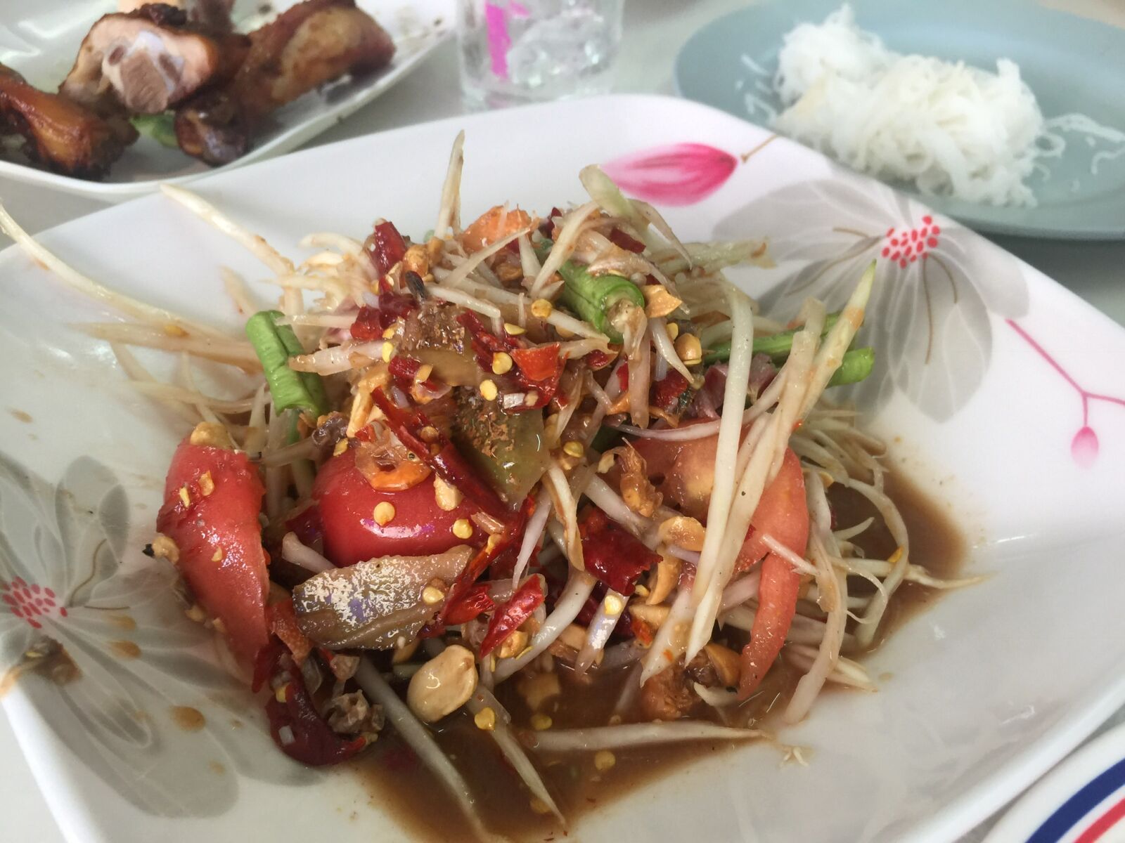 iPhone 6 Plus back camera 4.15mm f/2.2 sample photo. Papaya, salad, somtam, thai photography