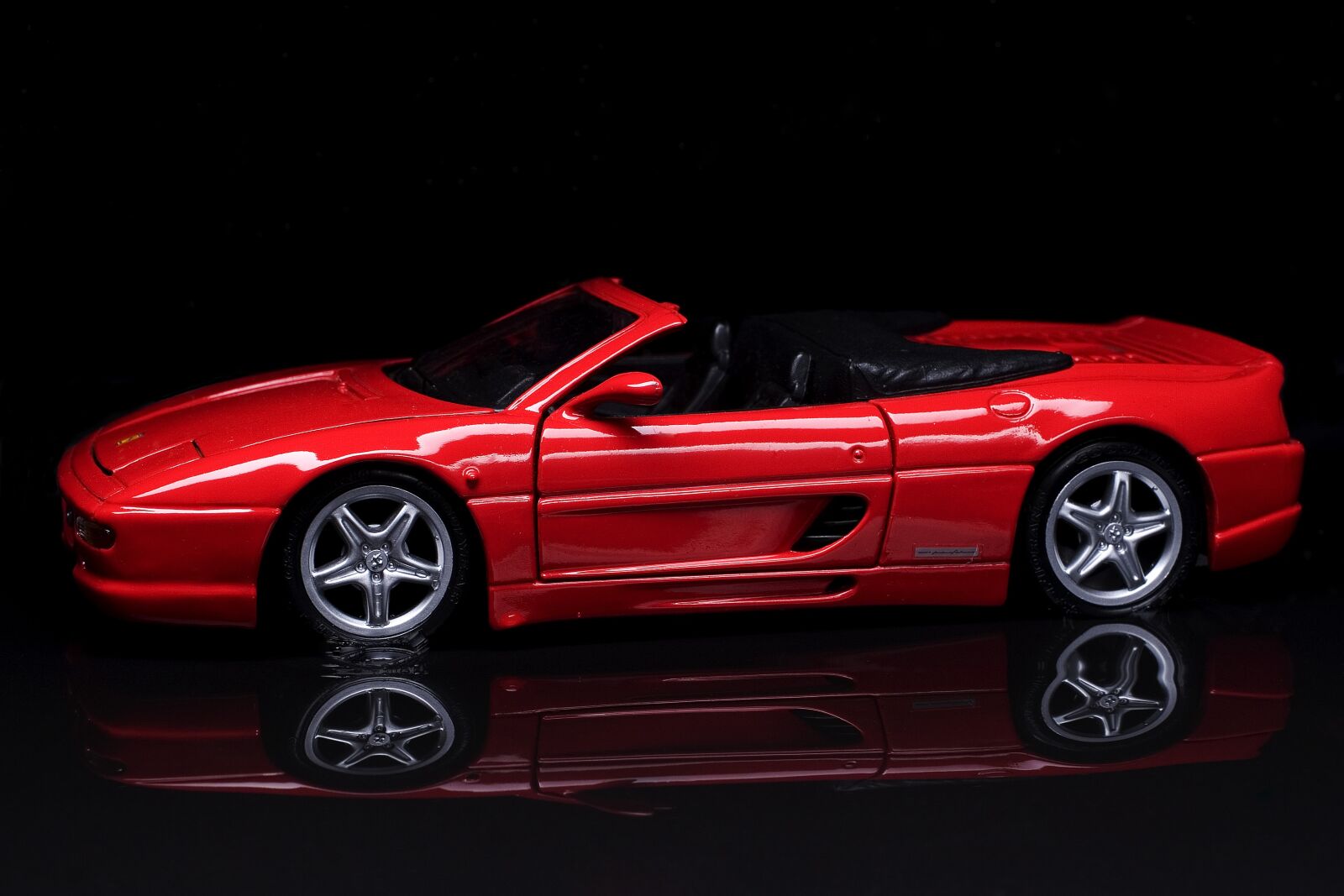 Canon EOS 20D sample photo. Car, ferrari, mirrored photography