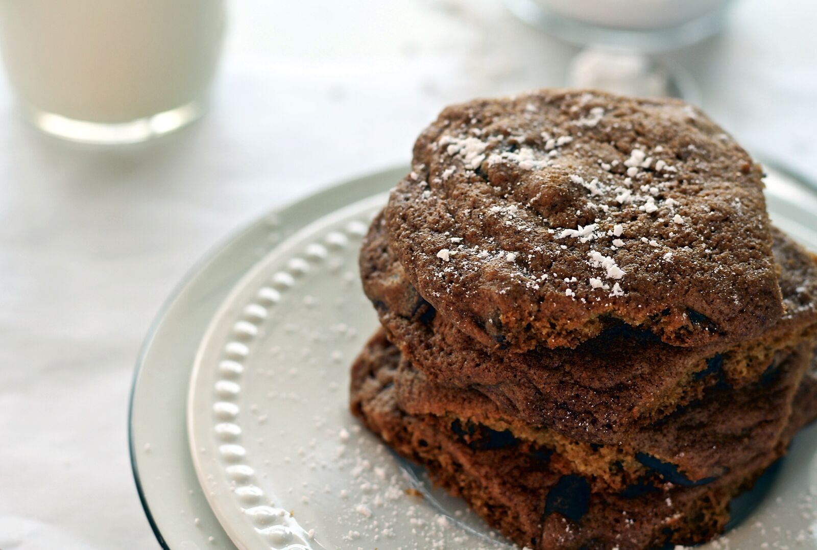Canon EOS 1000D (EOS Digital Rebel XS / EOS Kiss F) sample photo. Cookies, milk, food photography