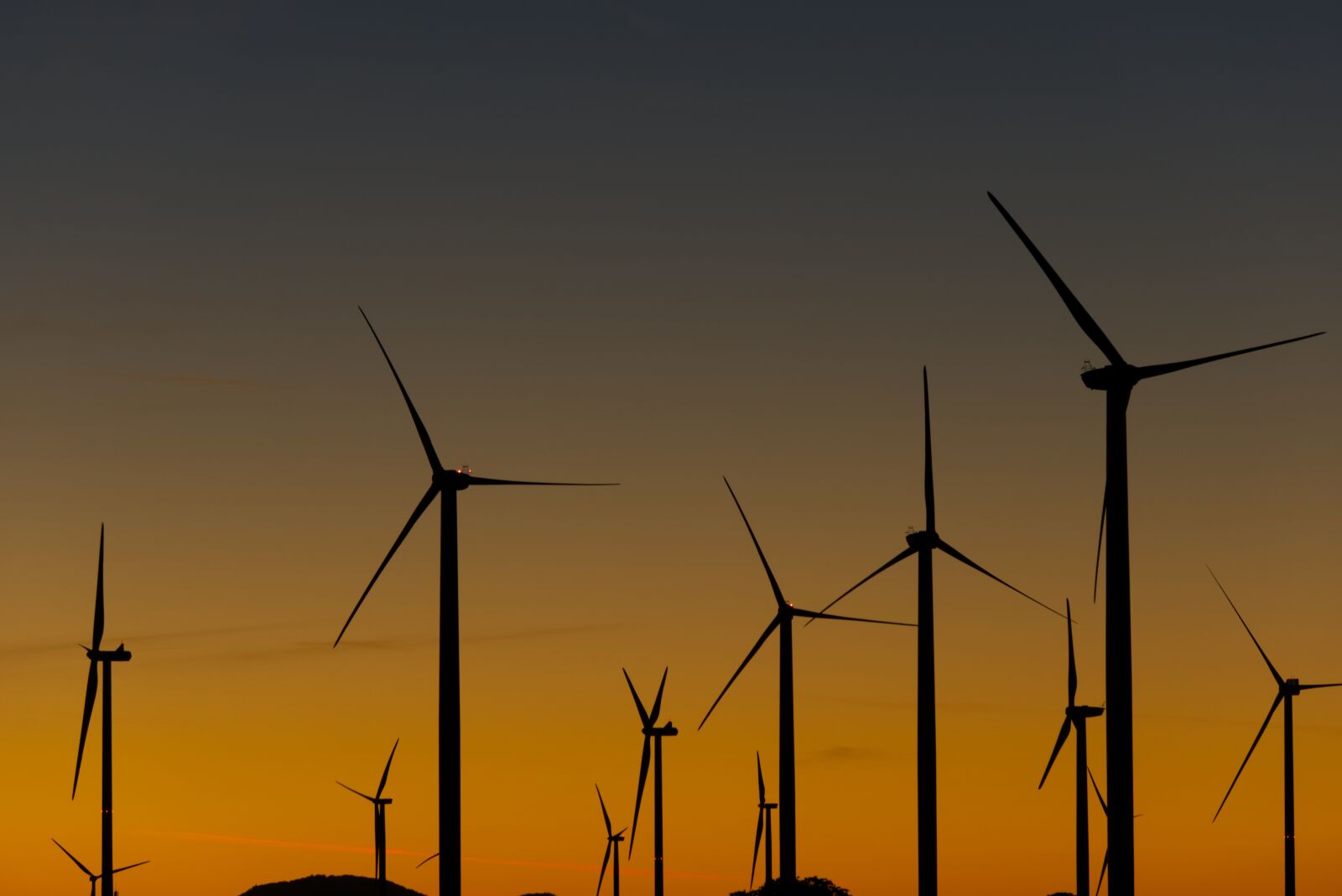 Sony a6000 sample photo. Sunset, windr der, wind photography