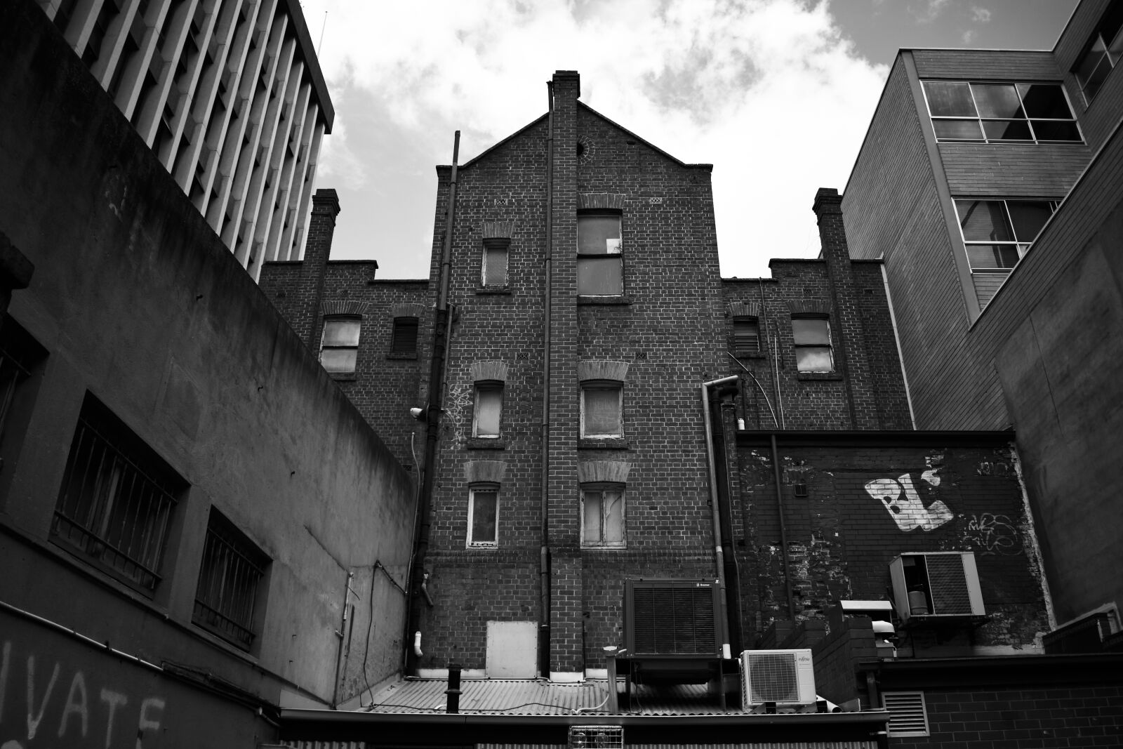 Nikon D3400 sample photo. Black, and, white, building photography